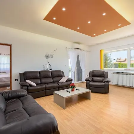 Holiday home Cozy In Labin With Kitchen *
