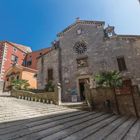 Cozy In Labin With Kitchen